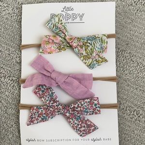 Little Poppy bow set EUC